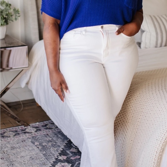 JUDY BLUE
PURE WHITE HIGH WAIST BOOT CUT JEANS - Picture 13 of 16